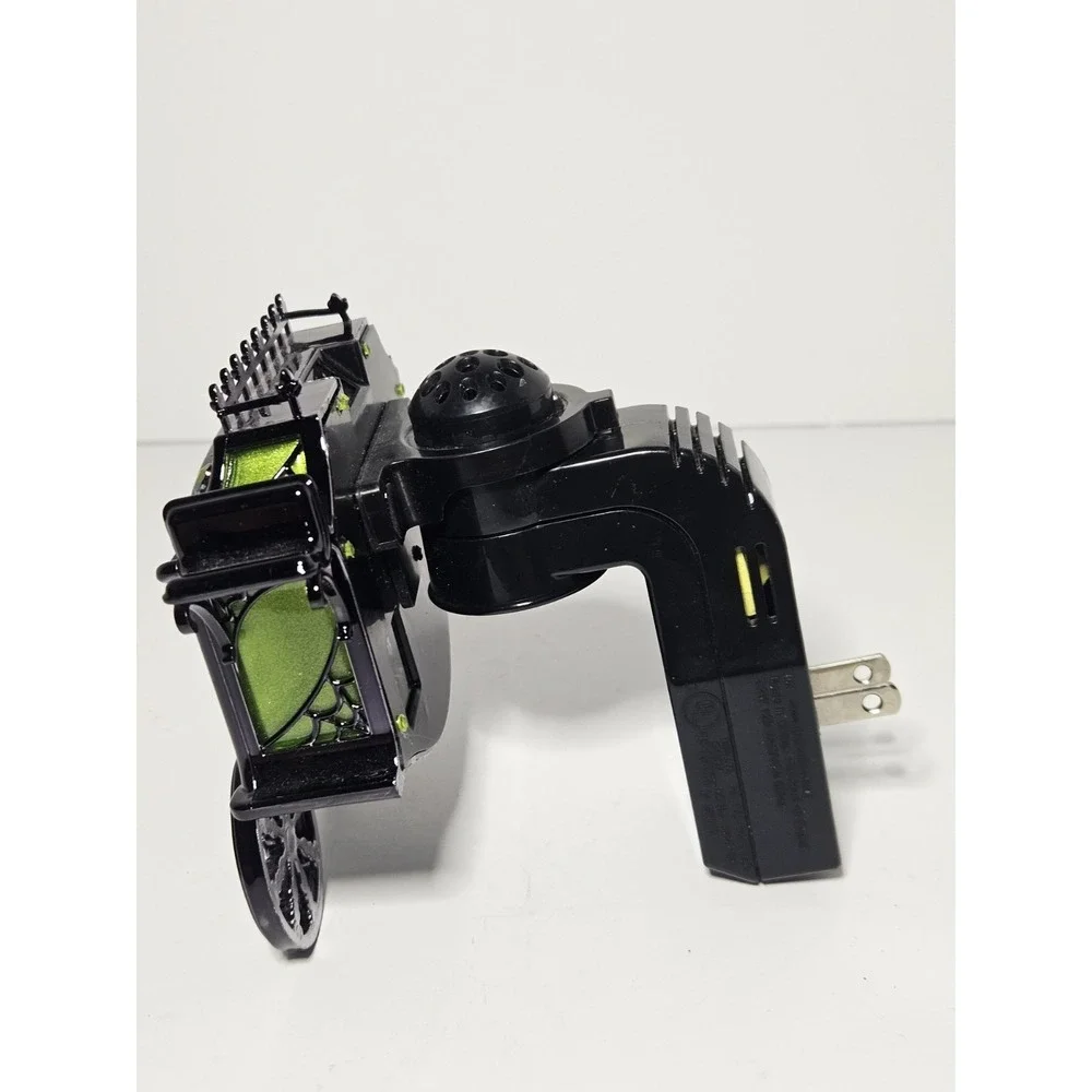 Bath & Body Works Halloween Creepy Carriage Wallflowers Projector Fragrance Plug